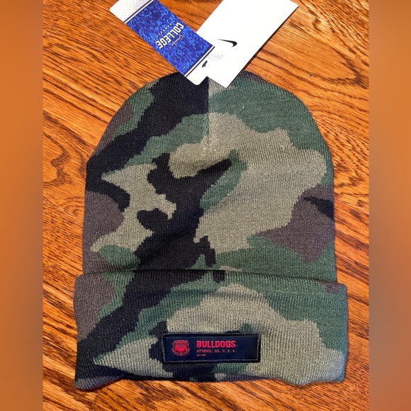 NIKE GEORGIA BULLDOGS CUFFED BEANIE HAT CAMO MILITARY GREEN ADULT UGA - Picture 1 of 3